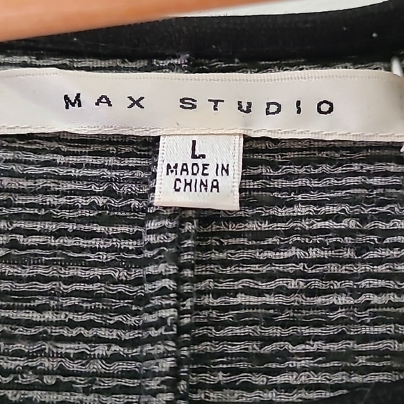 Max Studio B&W Print Shirt - Picture 2 of 10